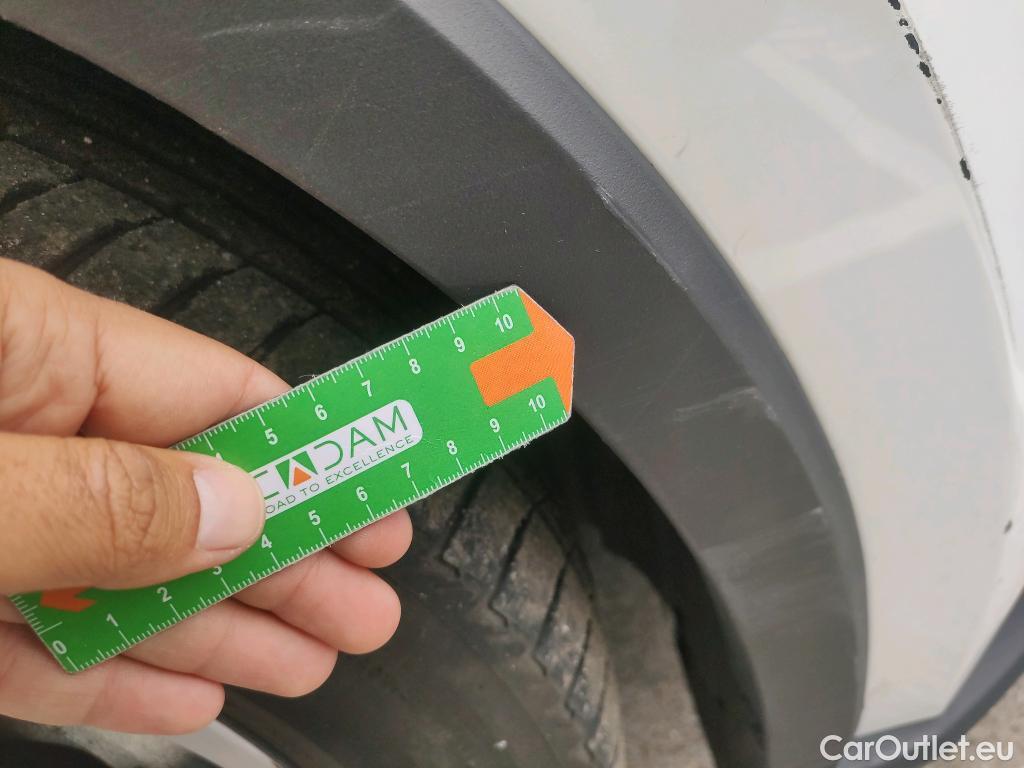  Toyota  C-HR TOYOTA  / 2019 / 5P / todoterreno 1.8 125H Active #16