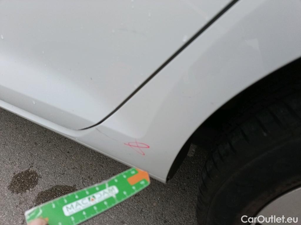  Volkswagen  Golf  VOLKSWAGEN / 2016 / 5P / berlina con portón e-ePower 110 kW (136CV) #2