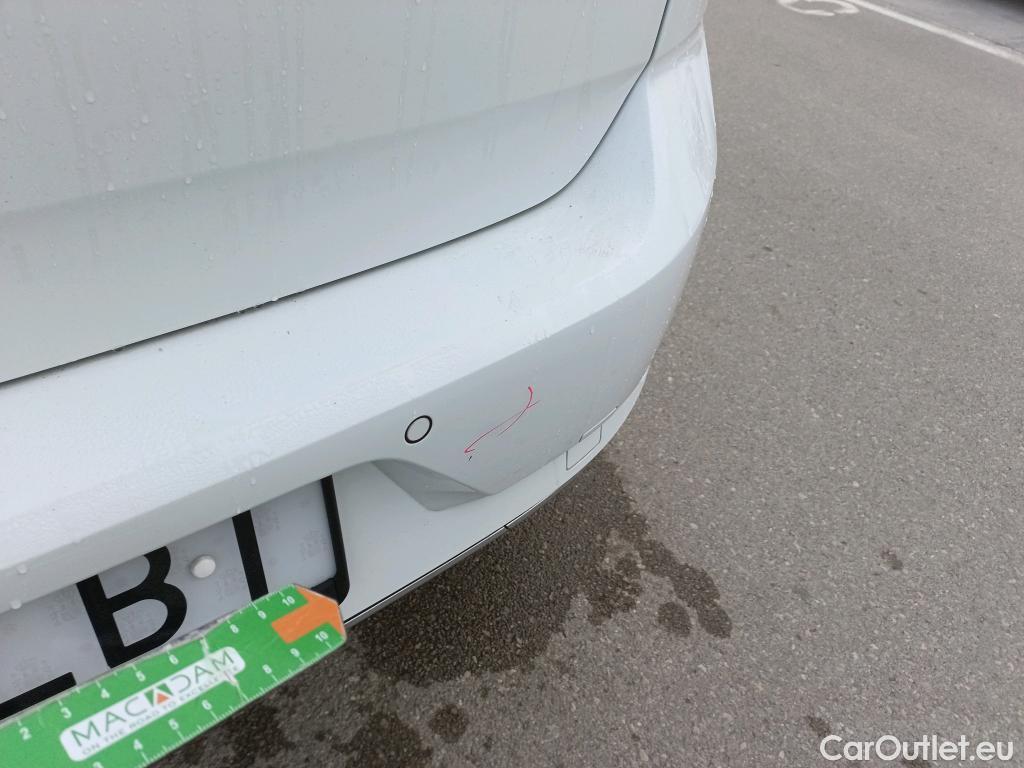  Volkswagen  Golf  VOLKSWAGEN / 2016 / 5P / berlina con portón e-ePower 110 kW (136CV) #6