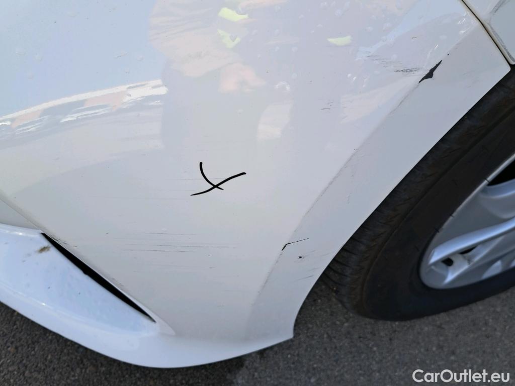  Toyota  Yaris TOYOTA  / 2020 / 5P / berlina con portón 1.5 120H Business Plus #12