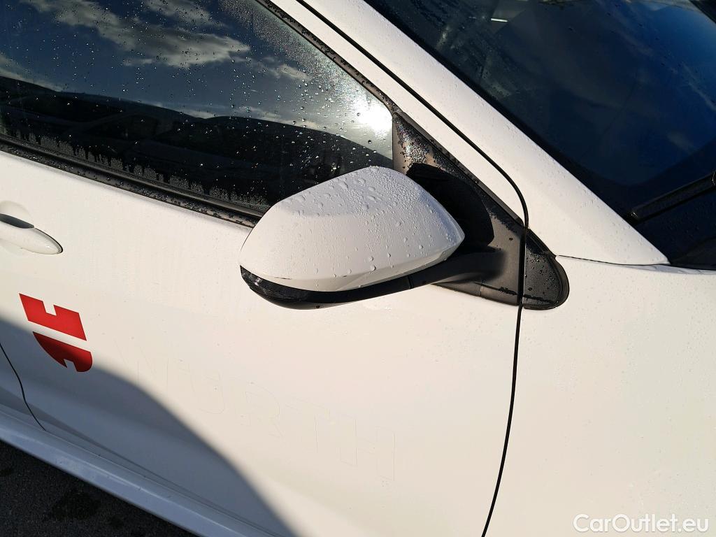  Toyota  Yaris TOYOTA  / 2020 / 5P / berlina con portón 1.5 120H Business Plus #15