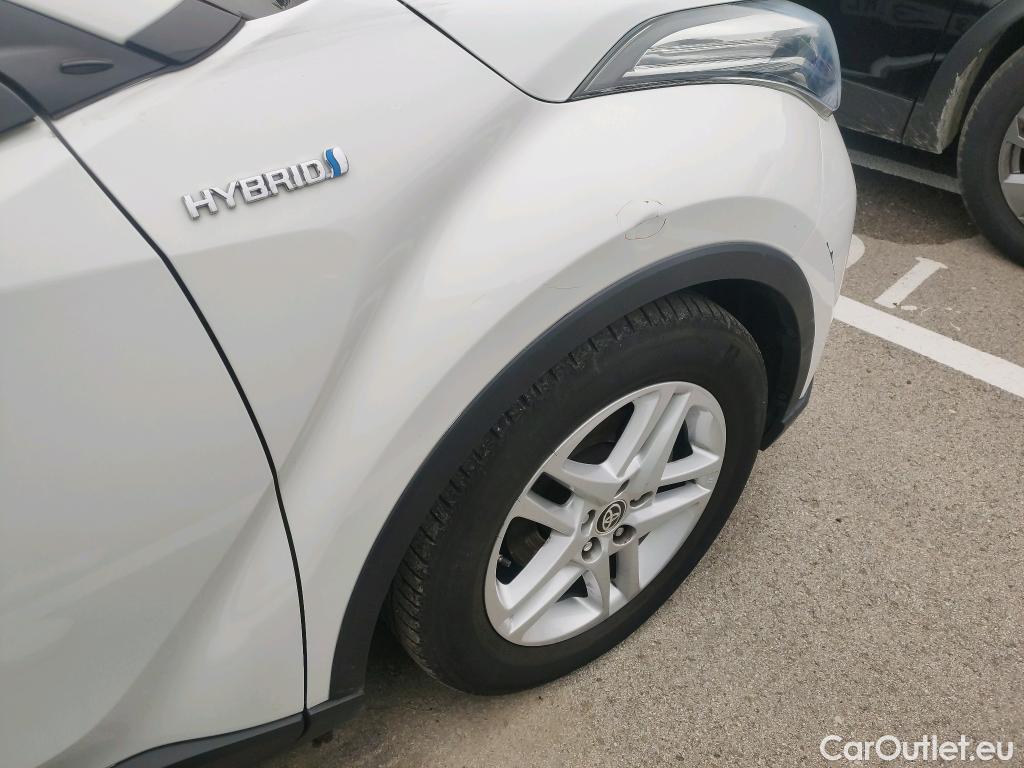  Toyota  C-HR TOYOTA  / 2019 / 5P / todoterreno 1.8 125H Active #3