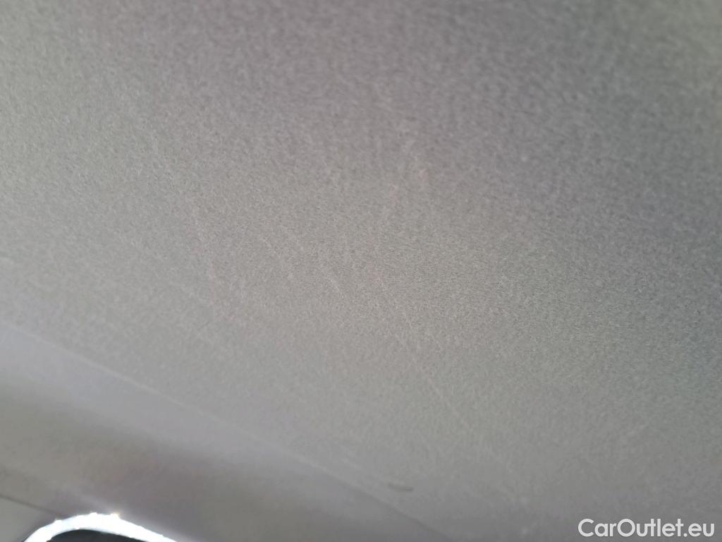  Toyota  Yaris TOYOTA  / 2020 / 5P / berlina con portón 1.5 120H Business Plus #2