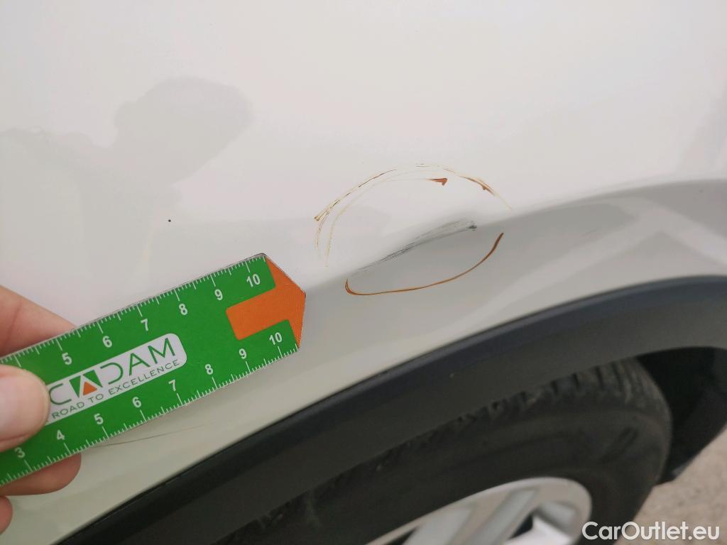  Toyota  C-HR TOYOTA  / 2019 / 5P / todoterreno 1.8 125H Active #4