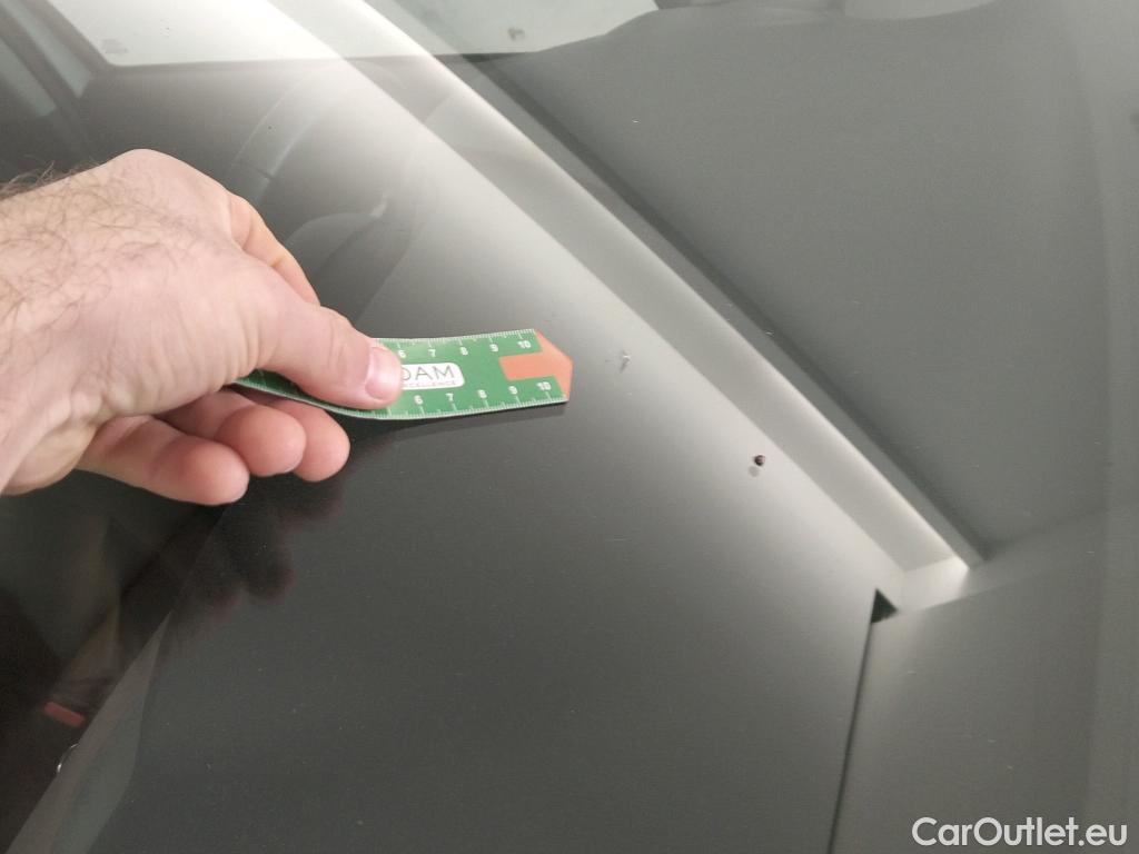  Toyota  Yaris TOYOTA  / 2017 / 5P / berlina con portón 1.5 100H Active #6