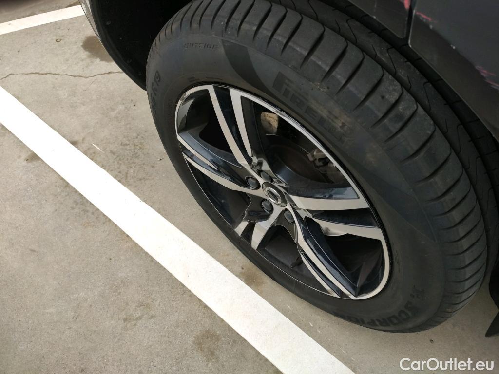  Volvo  XC60 VOLVO  / 2017 / 5P / todoterreno 2.0 T6 AWD Recharge R-Design Auto #14