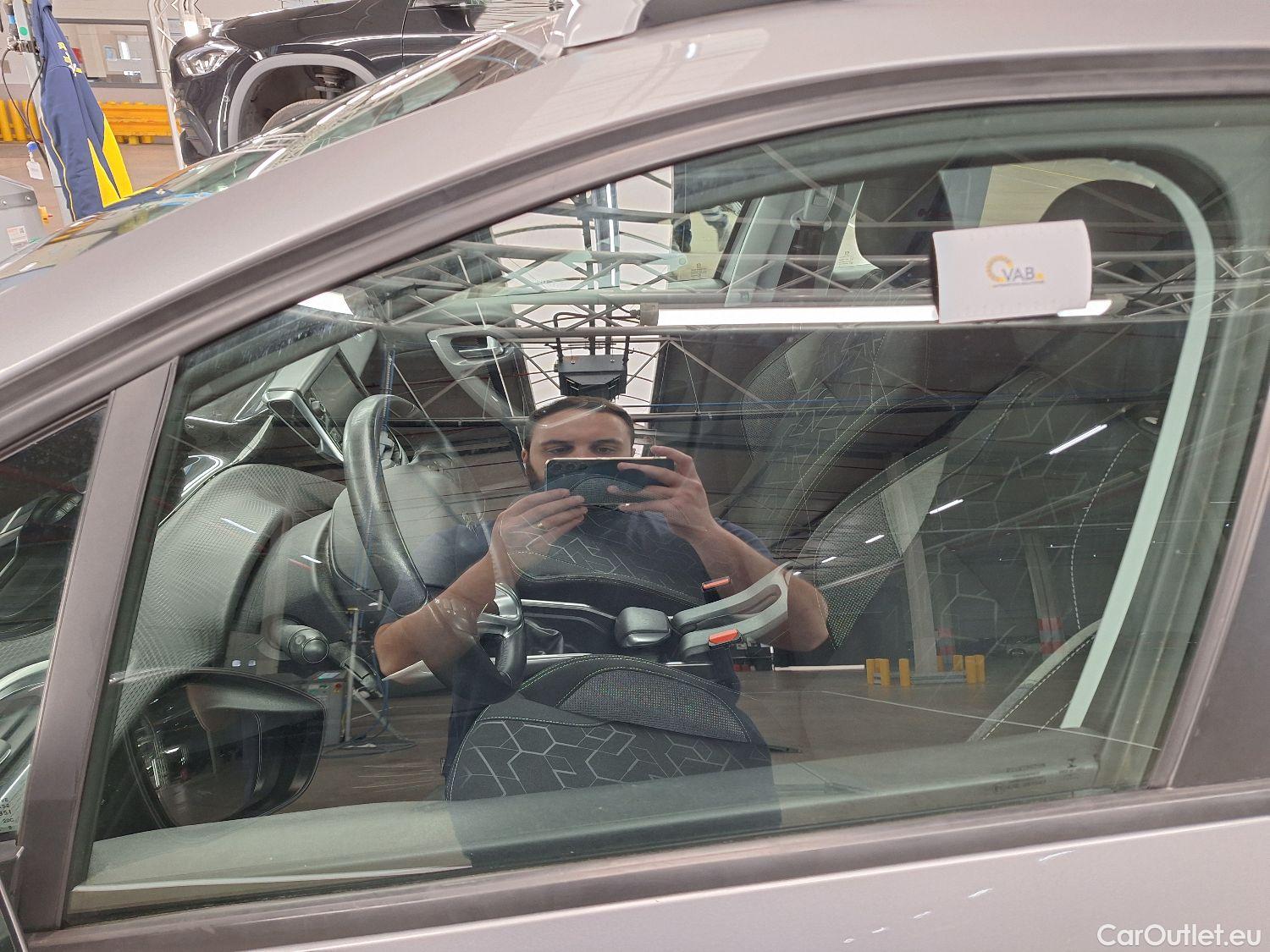  Peugeot  2008 Peugeot,  FL'16, Peugeot  1.2 Puretech 61kW S&S Active 5d #21