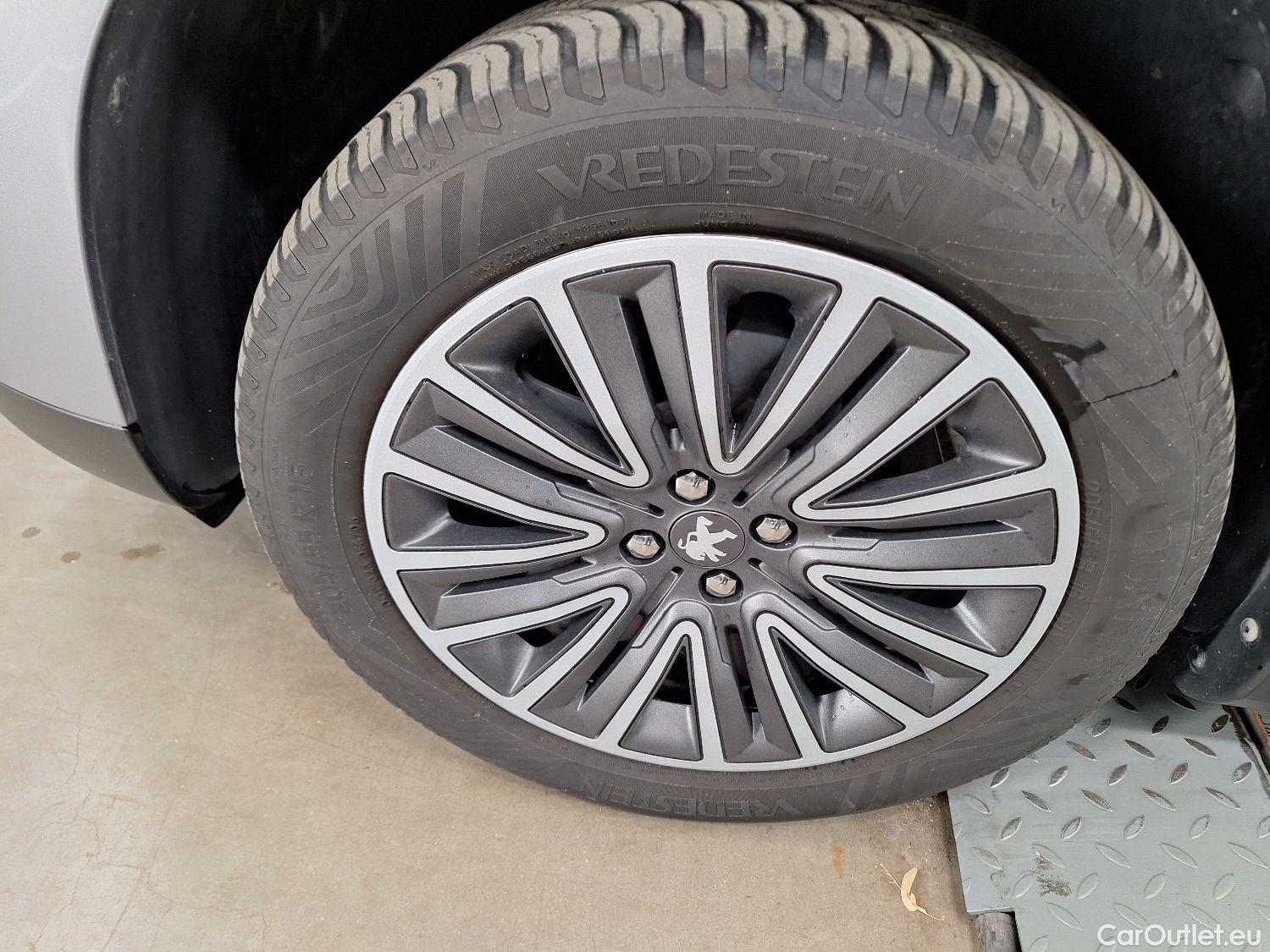  Peugeot  2008 Peugeot,  FL'16, Peugeot  1.2 Puretech 61kW S&S Active 5d #23