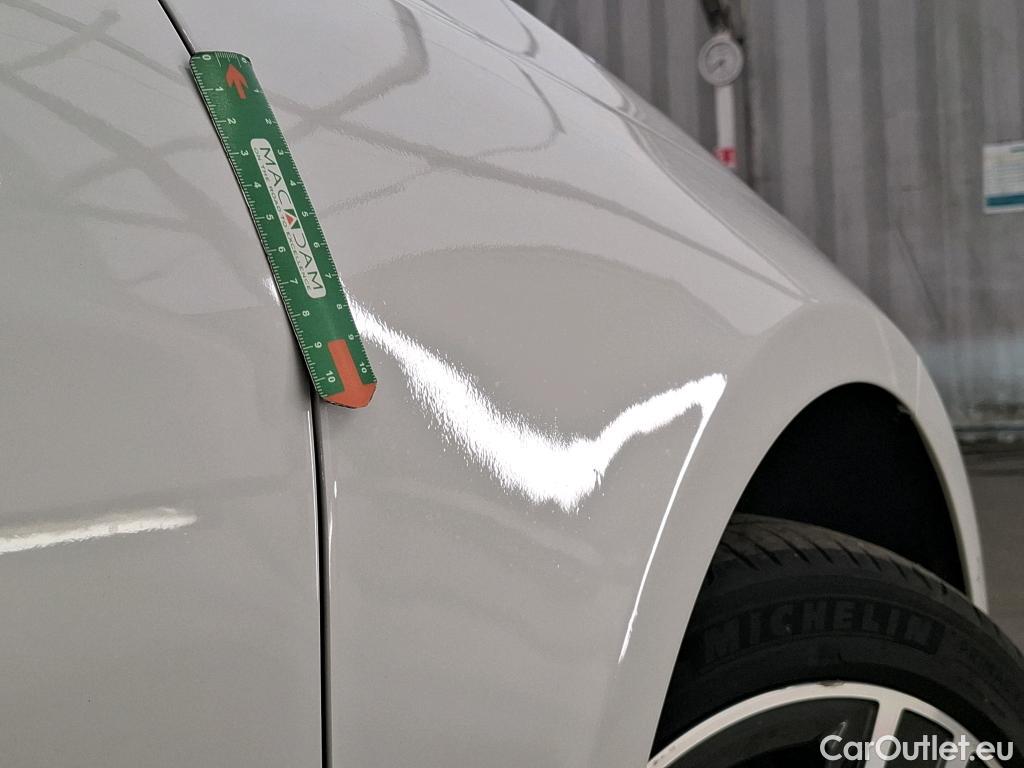  Bmw  Serie 1 BMW Série 1 / 2019 / 5P / Berline 116i DKG7 Business Design #17