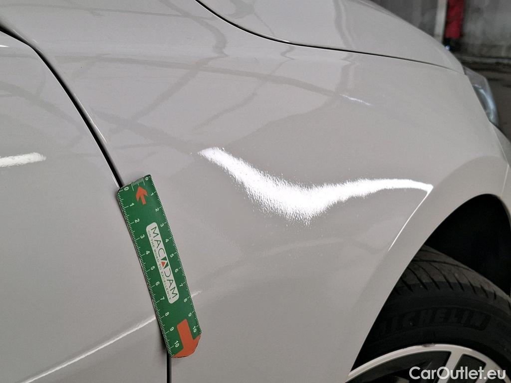  Bmw  Serie 1 BMW Série 1 / 2019 / 5P / Berline 116i DKG7 Business Design #16