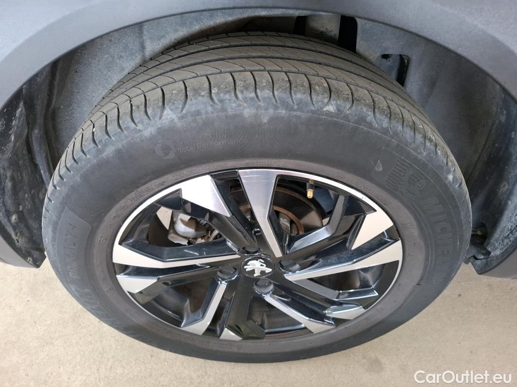  Peugeot  2008  Allure Business 1.2 PureTech 130CV BVA8 E6d #31