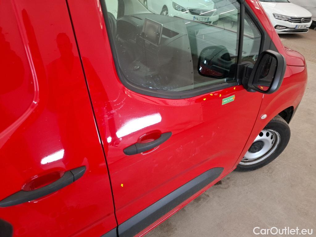  Citroen  Berlingo CITROEN  / 2018 / 4P / Fourgonnette M 650kg BlueHDi 130 S&S EAT8 Driver #18