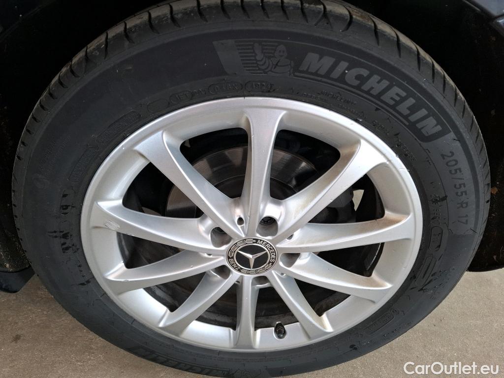  Mercedes  A-Klasse MERCEDES-BENZ Classe A Compact / 2018 / 5P / Berline A 180 d Business Line 8G-DCT #8