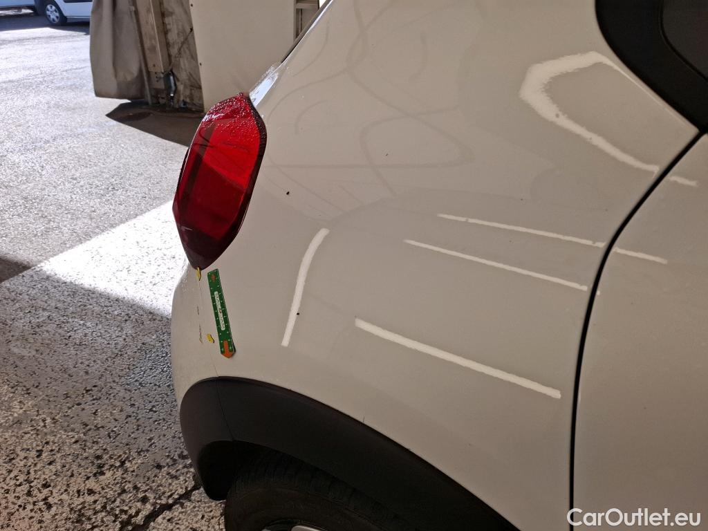  Citroen  C3  Société Feel 1.5 BlueHDI 100CV BVM6 E6dT #1