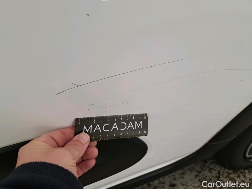  Citroen  C3  Société Feel 1.5 BlueHDI 100CV BVM6 E6dT #4