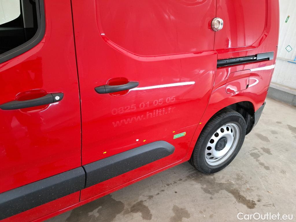  Citroen  Berlingo CITROEN  / 2018 / 4P / Fourgonnette M 650kg BlueHDi 130 S&S EAT8 Driver #3