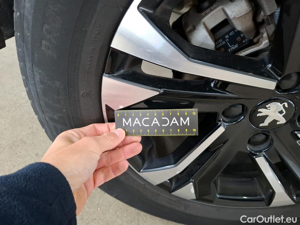  Peugeot  2008  Allure Business 1.2 PureTech 130CV BVA8 E6d #34