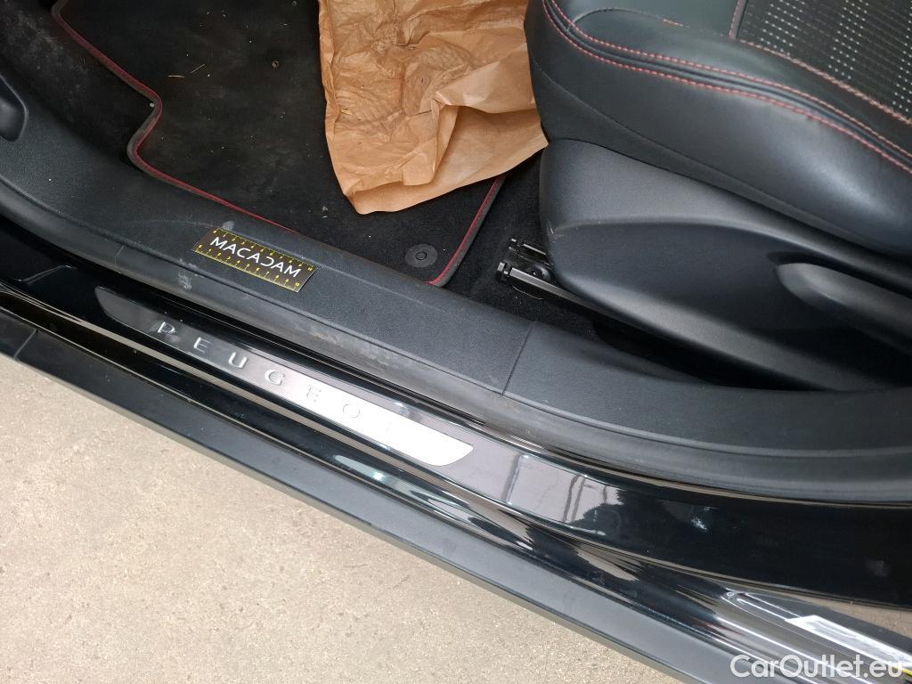  Peugeot  2008  GT Line 1.2 PureTech 110CV BVA6 E6dT #11