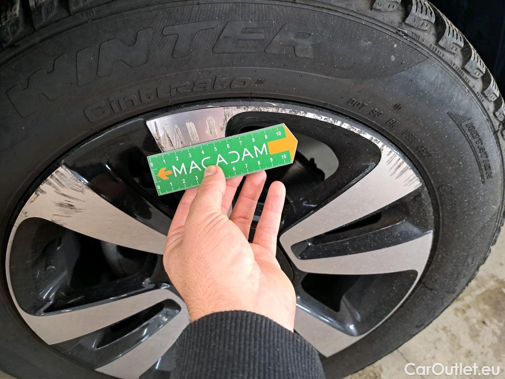  Citroen  C3  Shine 1.2 PureTech 110CV BVA6 6E #6