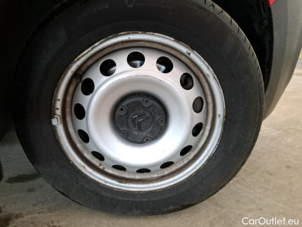  Citroen  Berlingo CITROEN  / 2018 / 4P / Fourgonnette M 650kg BlueHDi 130 S&S EAT8 Driver #6