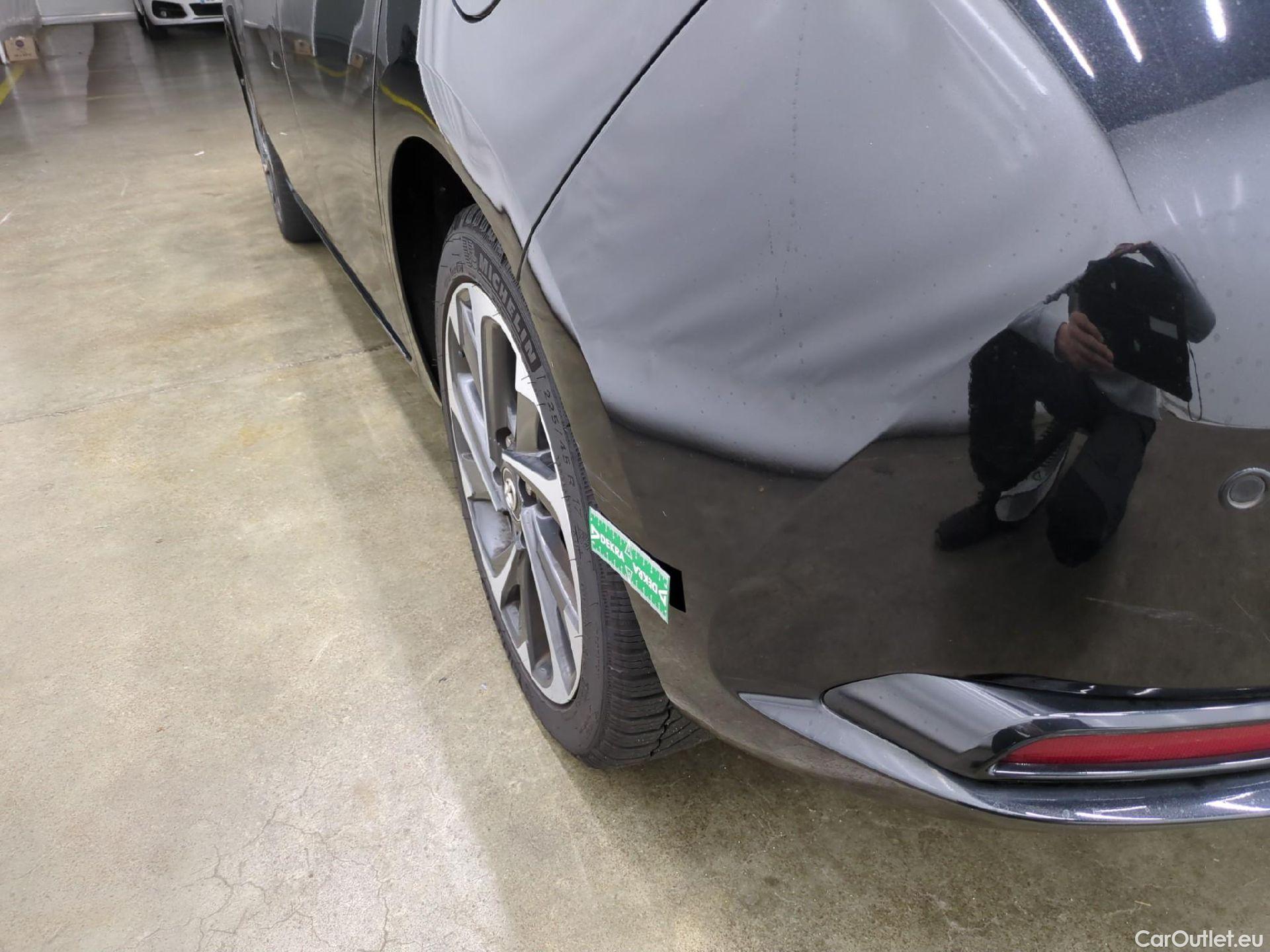  Toyota  Auris TOYOTA  5p Berline 1.8 HYBRID 136 CVT AUTO DESIGN BUSINESS #60