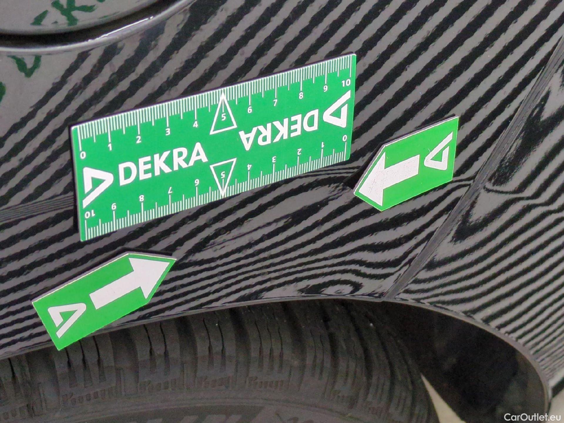  Toyota  Auris TOYOTA  5p Berline 1.8 HYBRID 136 CVT AUTO DESIGN BUSINESS #53