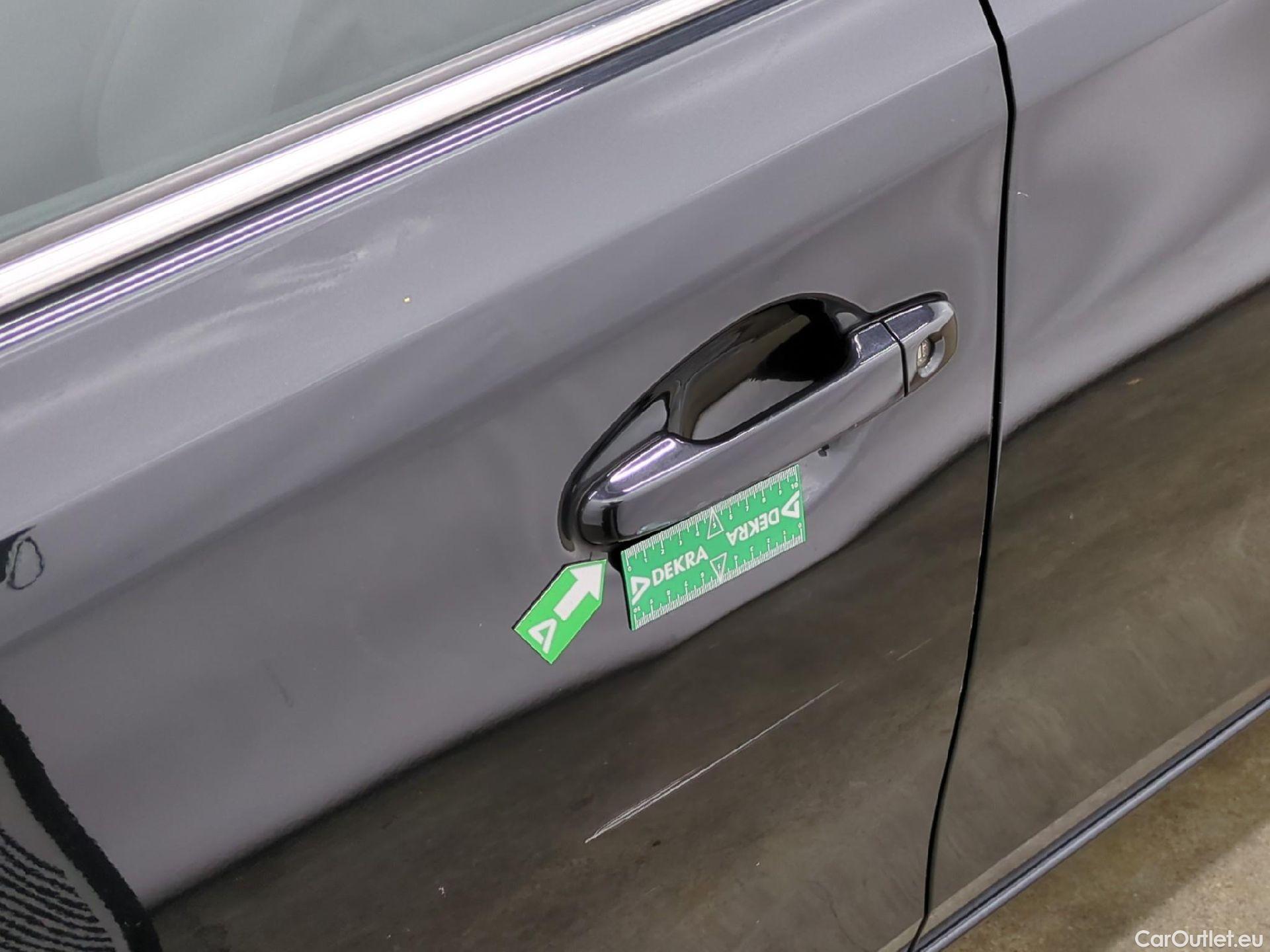  Toyota  Auris TOYOTA  5p Berline 1.8 HYBRID 136 CVT AUTO DESIGN BUSINESS #49