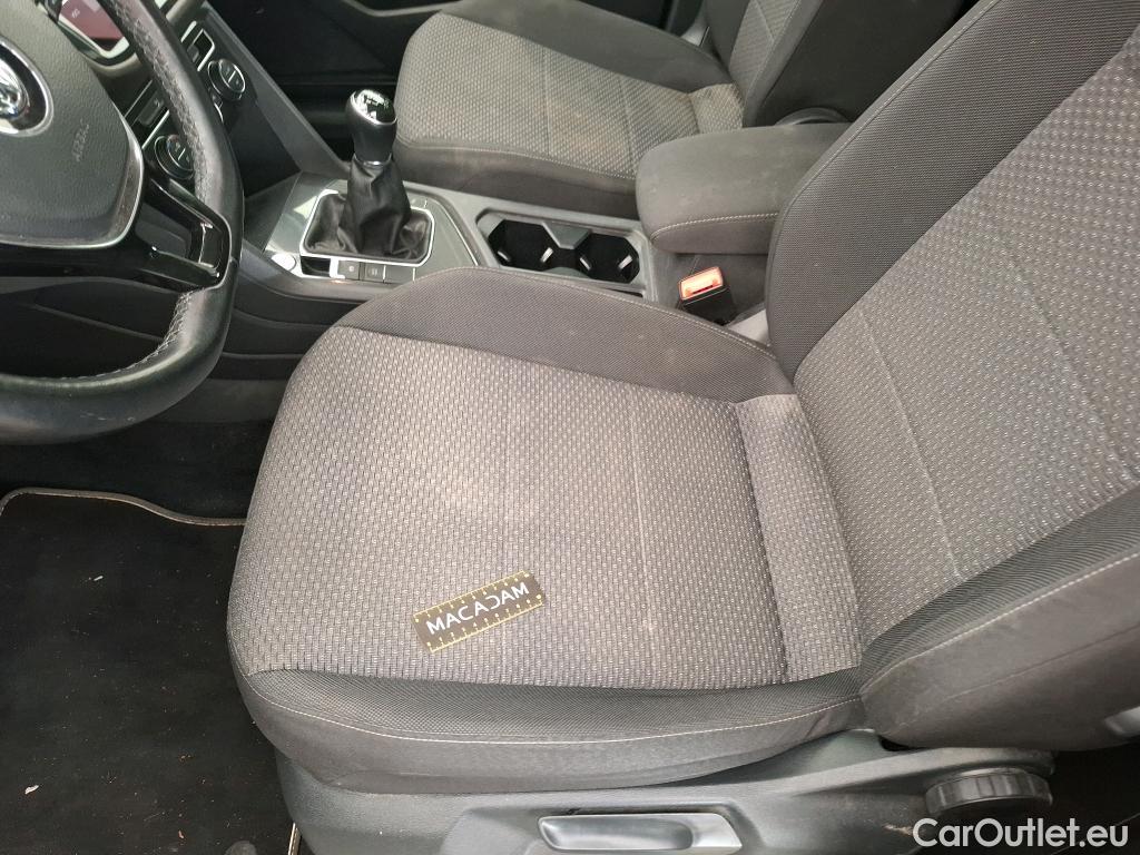  Volkswagen  Tiguan VOLKSWAGEN  Allspace / 2017 / 5P / SUV 1.5 TSI 150 EVO BMV6 Confortline #68