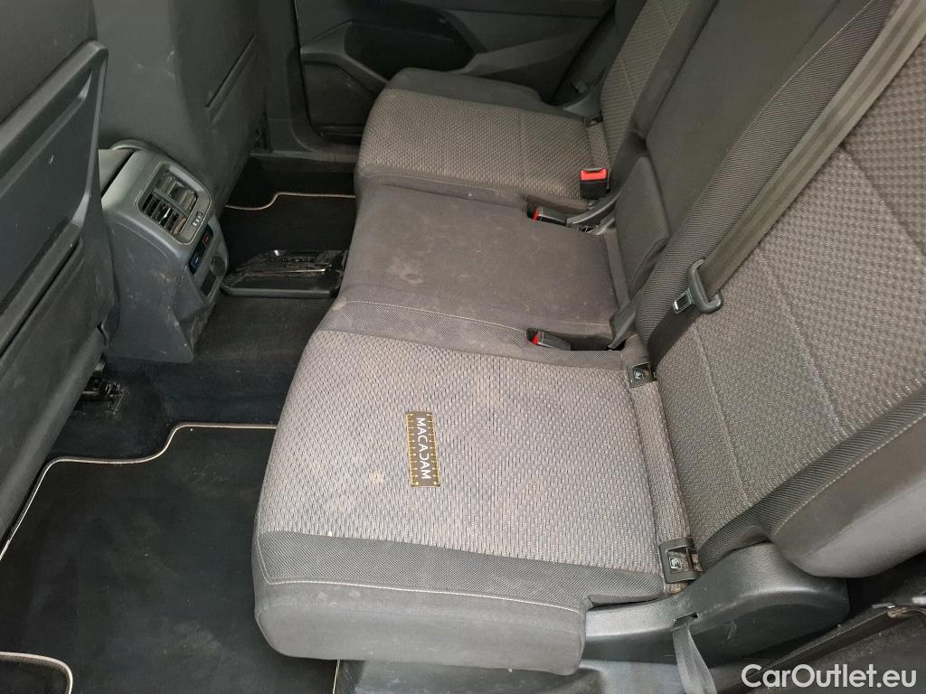  Volkswagen  Tiguan VOLKSWAGEN  Allspace / 2017 / 5P / SUV 1.5 TSI 150 EVO BMV6 Confortline #64