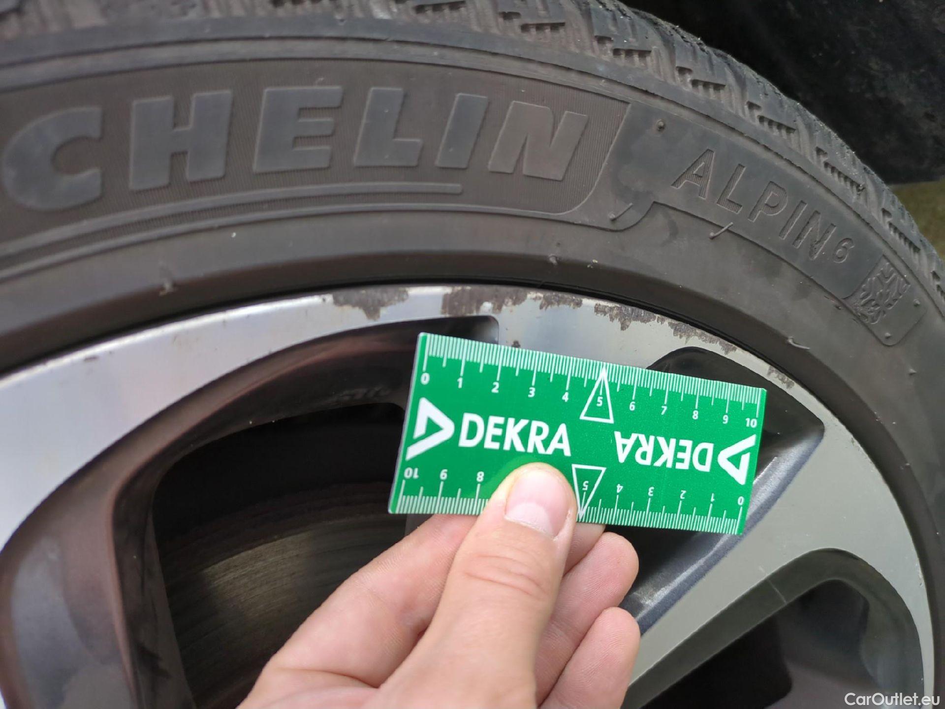  Toyota  Auris TOYOTA  5p Berline 1.8 HYBRID 136 CVT AUTO DESIGN BUSINESS #17