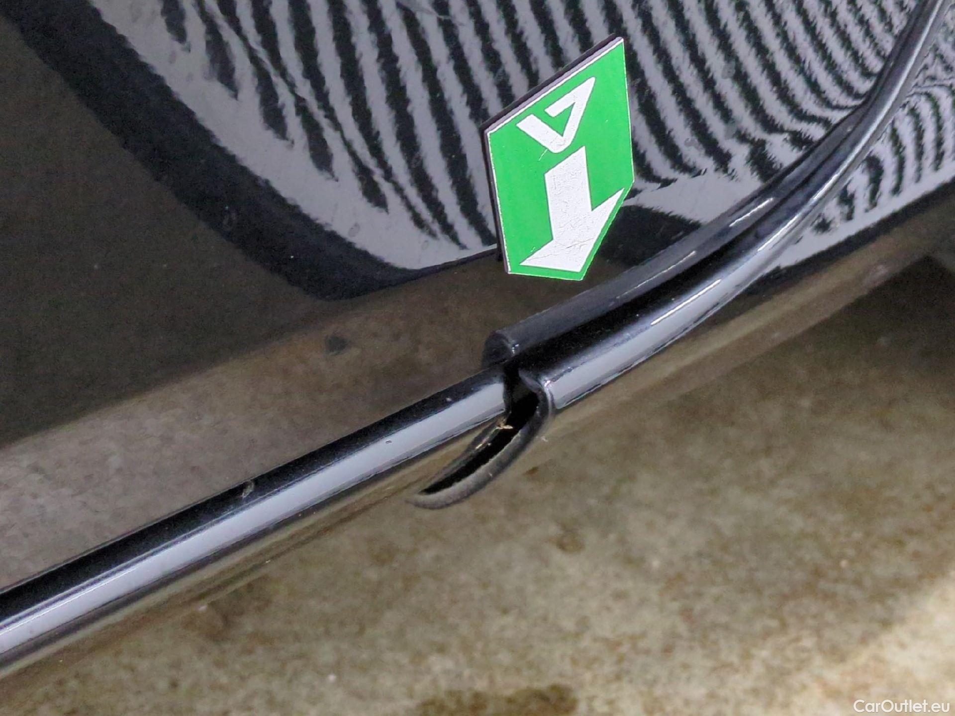  Toyota  Auris TOYOTA  5p Berline 1.8 HYBRID 136 CVT AUTO DESIGN BUSINESS #35