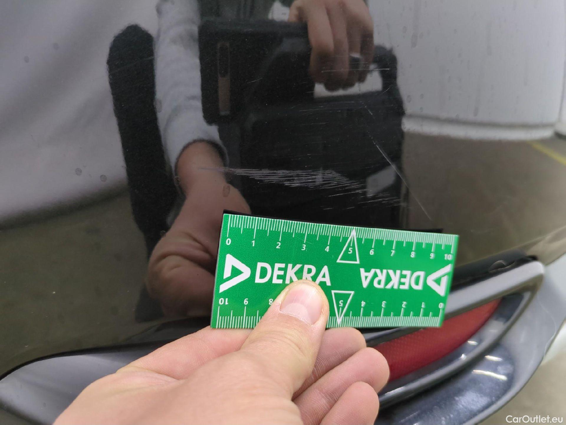  Toyota  Auris TOYOTA  5p Berline 1.8 HYBRID 136 CVT AUTO DESIGN BUSINESS #57