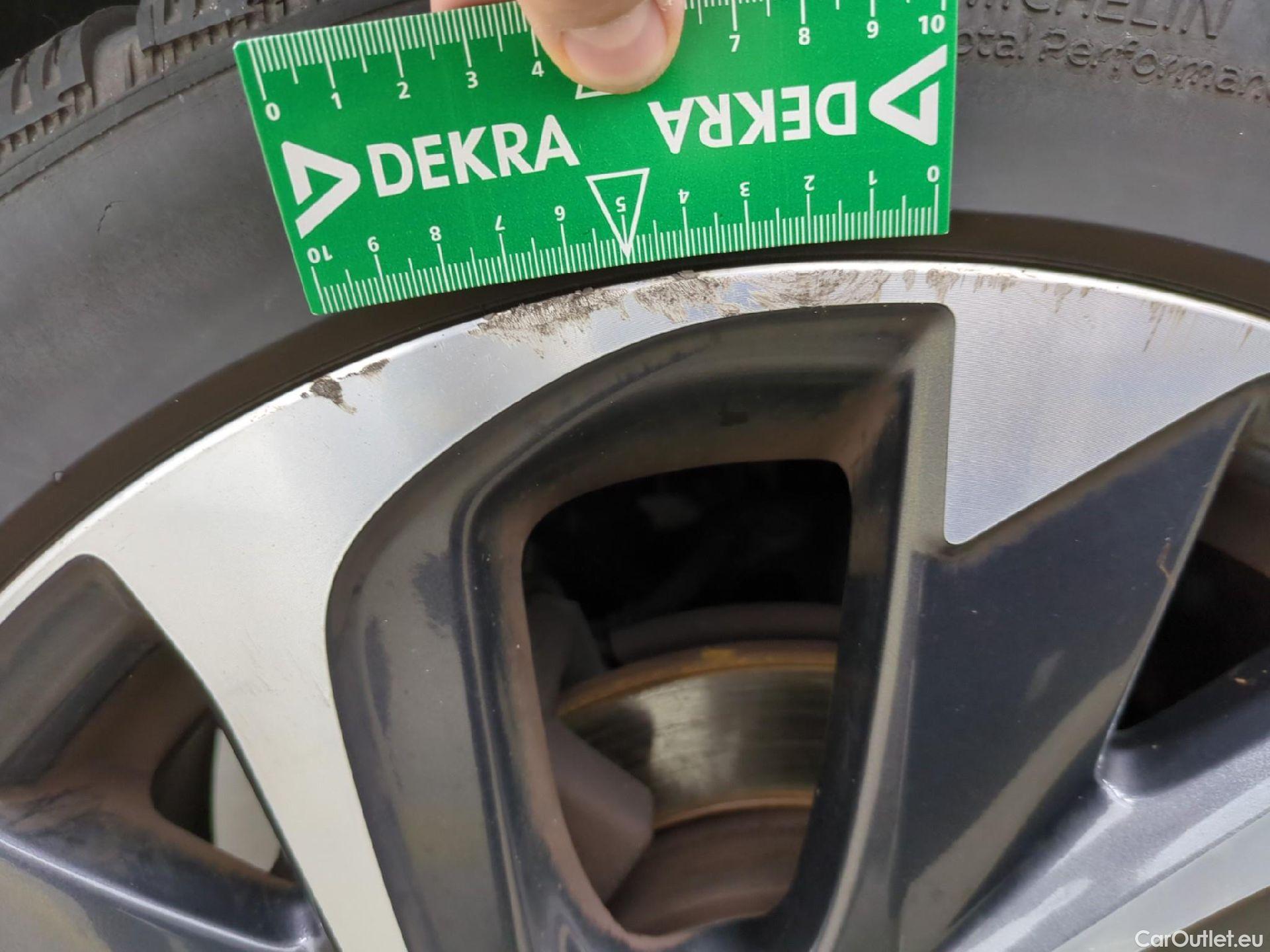  Toyota  Auris TOYOTA  5p Berline 1.8 HYBRID 136 CVT AUTO DESIGN BUSINESS #23