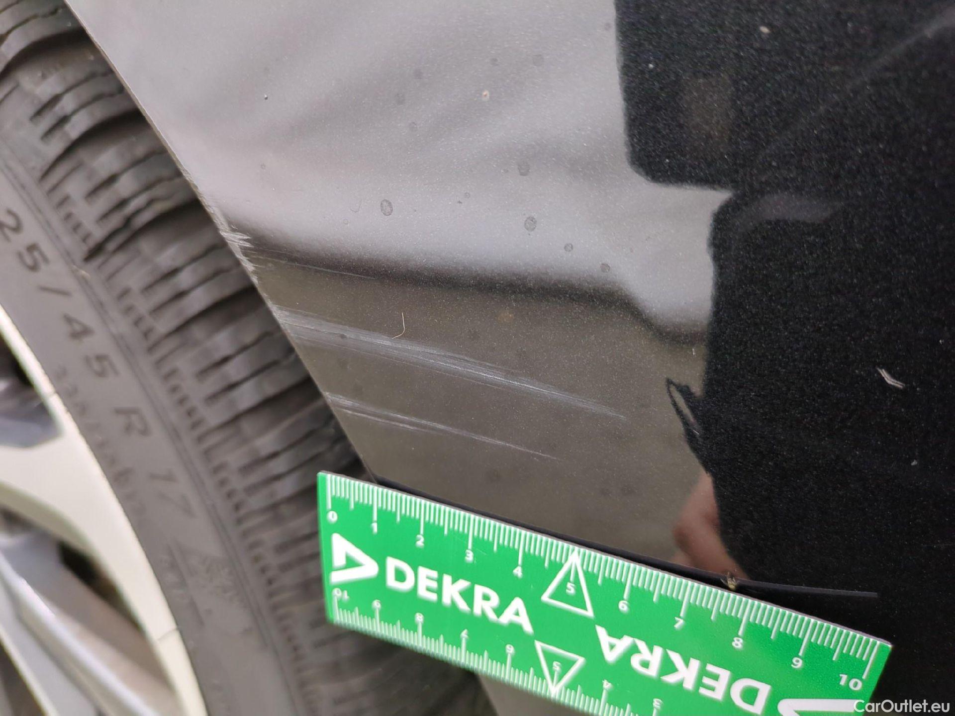  Toyota  Auris TOYOTA  5p Berline 1.8 HYBRID 136 CVT AUTO DESIGN BUSINESS #56