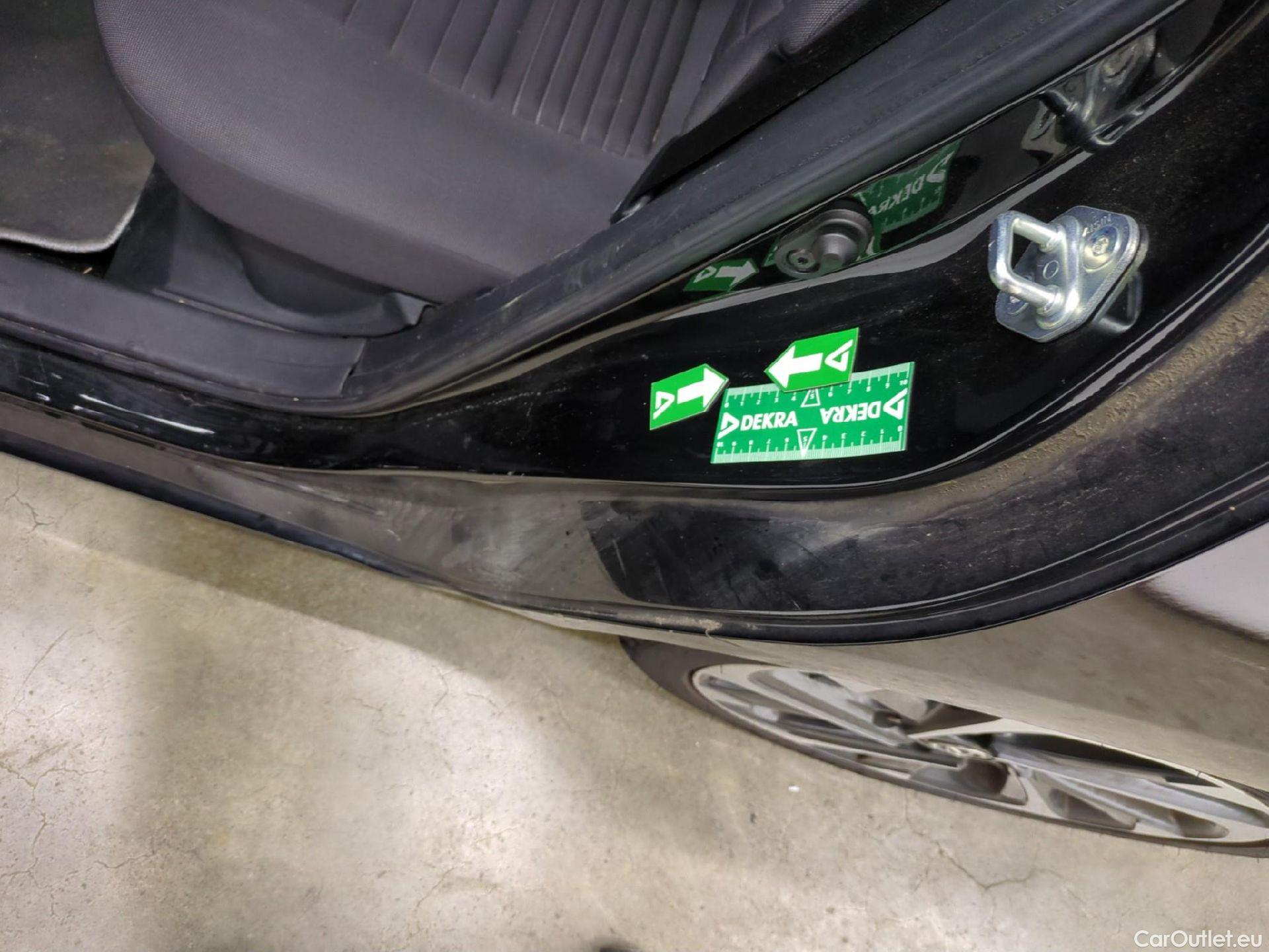  Toyota  Auris TOYOTA  5p Berline 1.8 HYBRID 136 CVT AUTO DESIGN BUSINESS #6