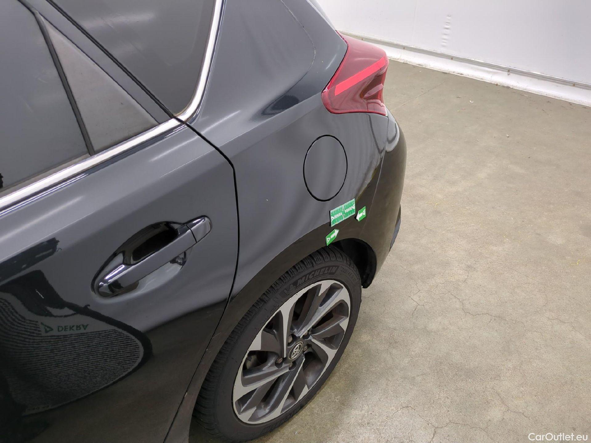  Toyota  Auris TOYOTA  5p Berline 1.8 HYBRID 136 CVT AUTO DESIGN BUSINESS #55