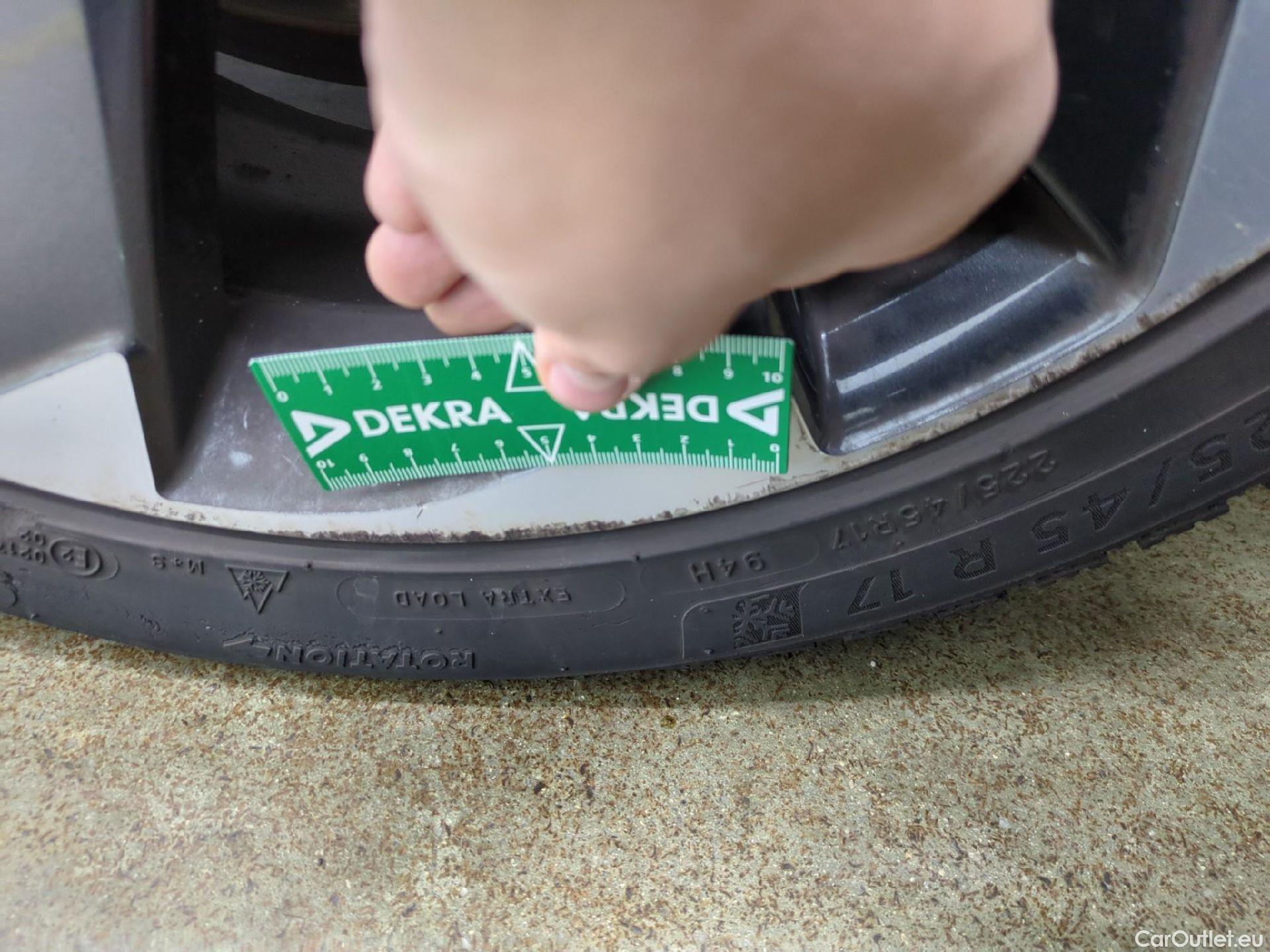  Toyota  Auris TOYOTA  5p Berline 1.8 HYBRID 136 CVT AUTO DESIGN BUSINESS #10