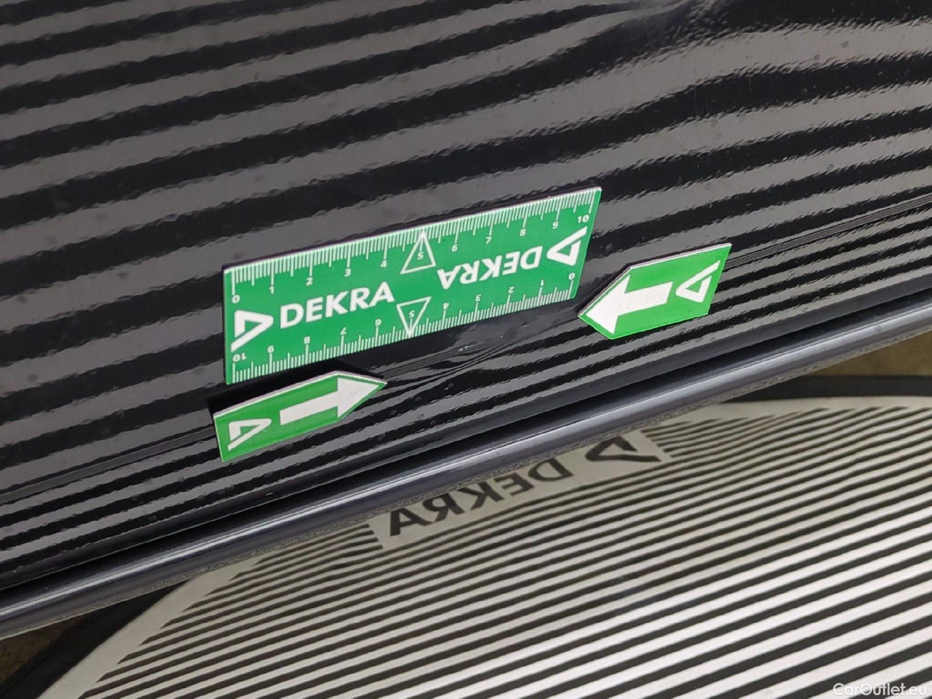  Toyota  Auris TOYOTA  5p Berline 1.8 HYBRID 136 CVT AUTO DESIGN BUSINESS #46