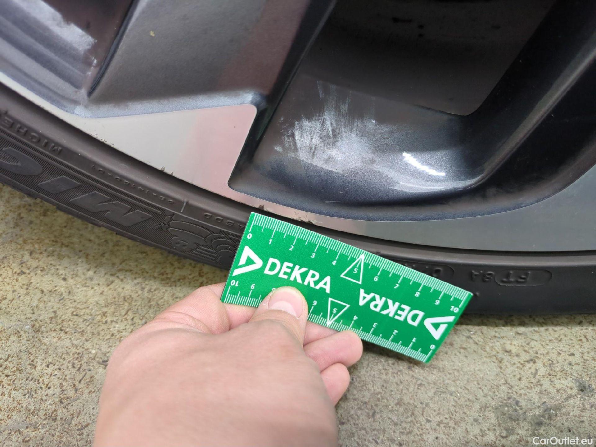  Toyota  Auris TOYOTA  5p Berline 1.8 HYBRID 136 CVT AUTO DESIGN BUSINESS #16