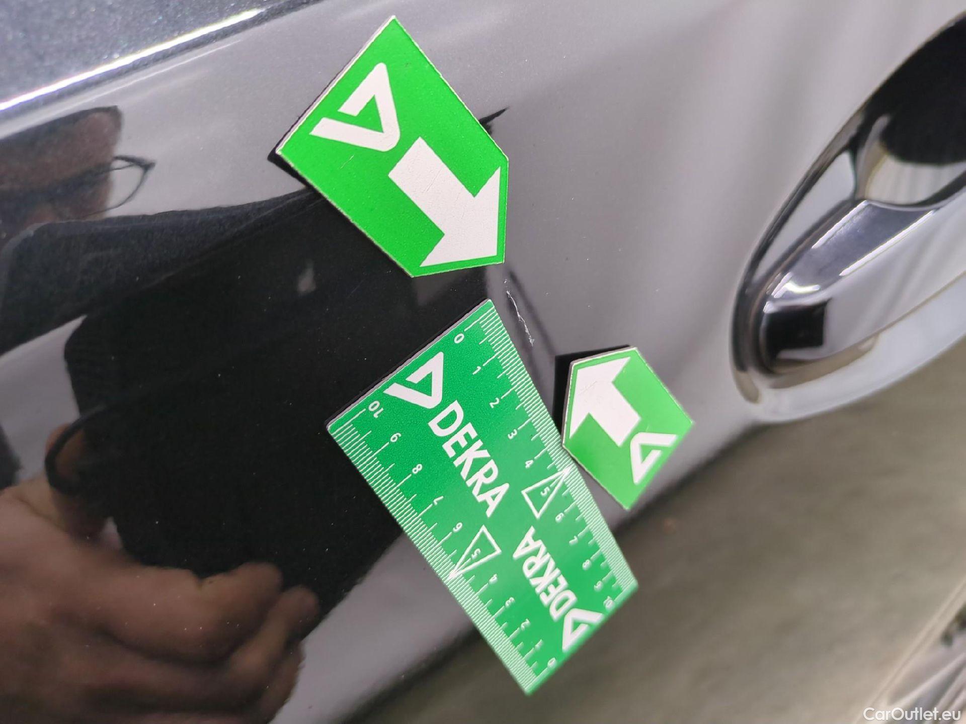  Toyota  Auris TOYOTA  5p Berline 1.8 HYBRID 136 CVT AUTO DESIGN BUSINESS #50