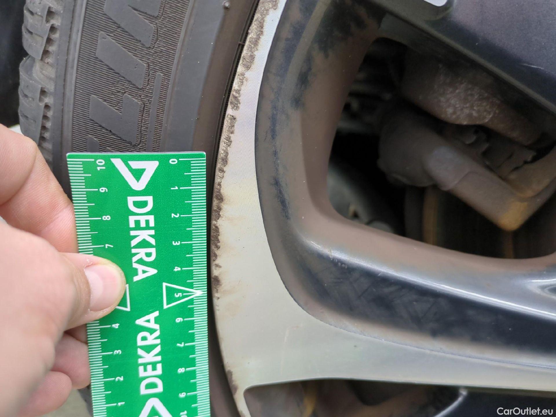  Toyota  Auris TOYOTA  5p Berline 1.8 HYBRID 136 CVT AUTO DESIGN BUSINESS #25