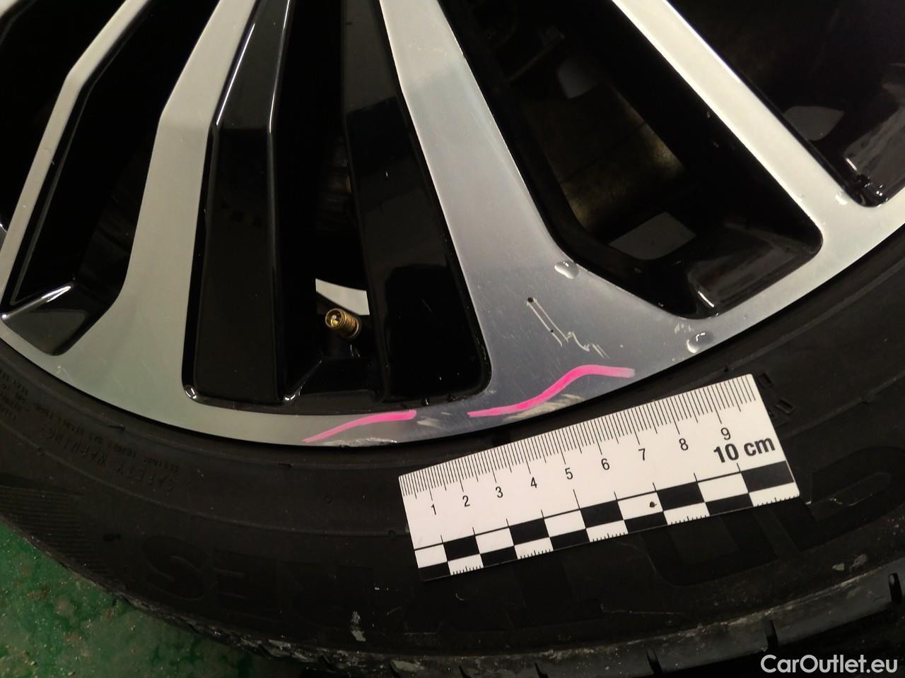  Volvo  V90  T6 350 Cor.Ed.Rec. AWD Aut #13