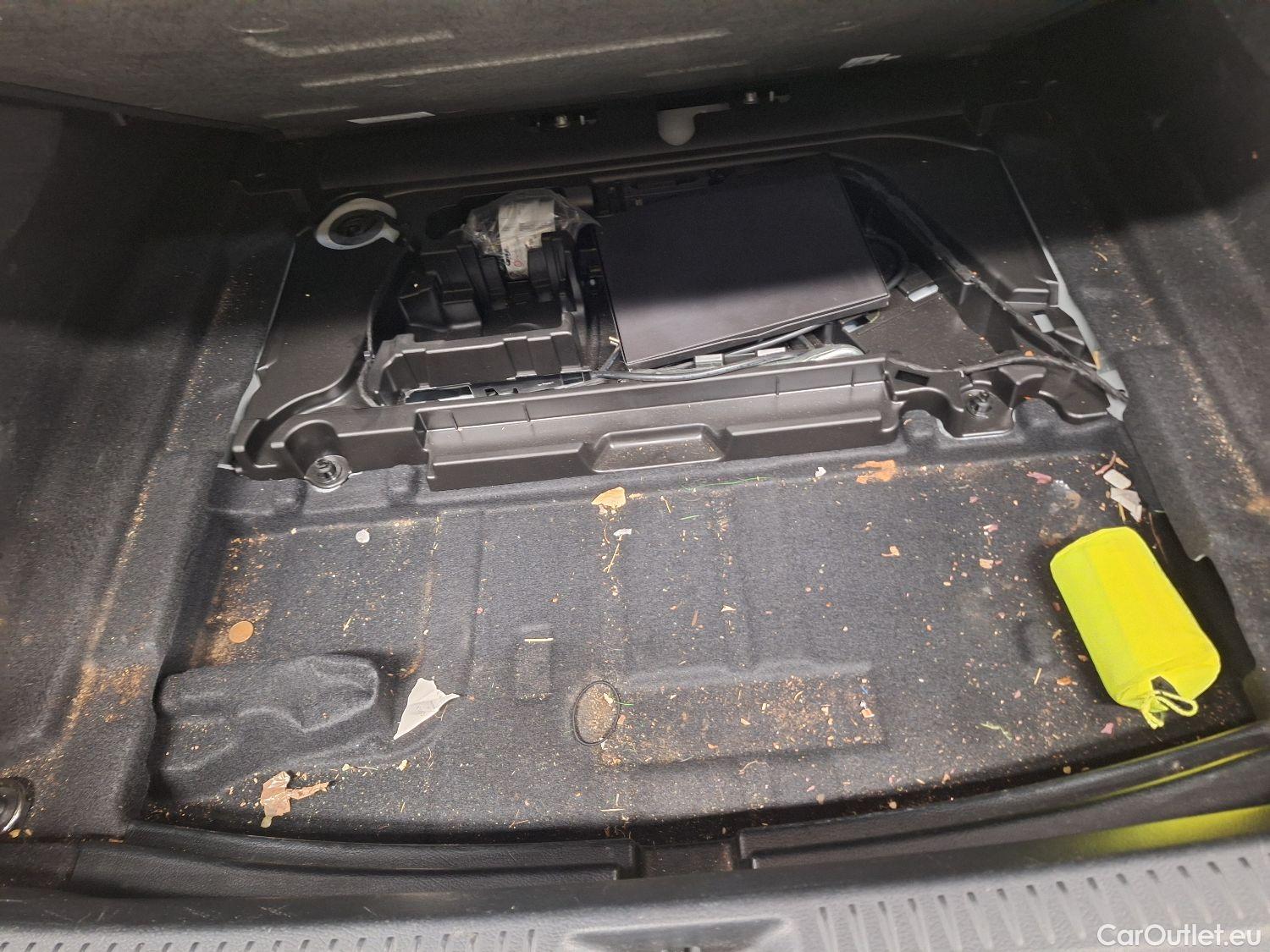  Mercedes  A-Klasse Mercedes, A-Class Berline '18, Mercedes-Benz  Limousine A 200 Business So #28