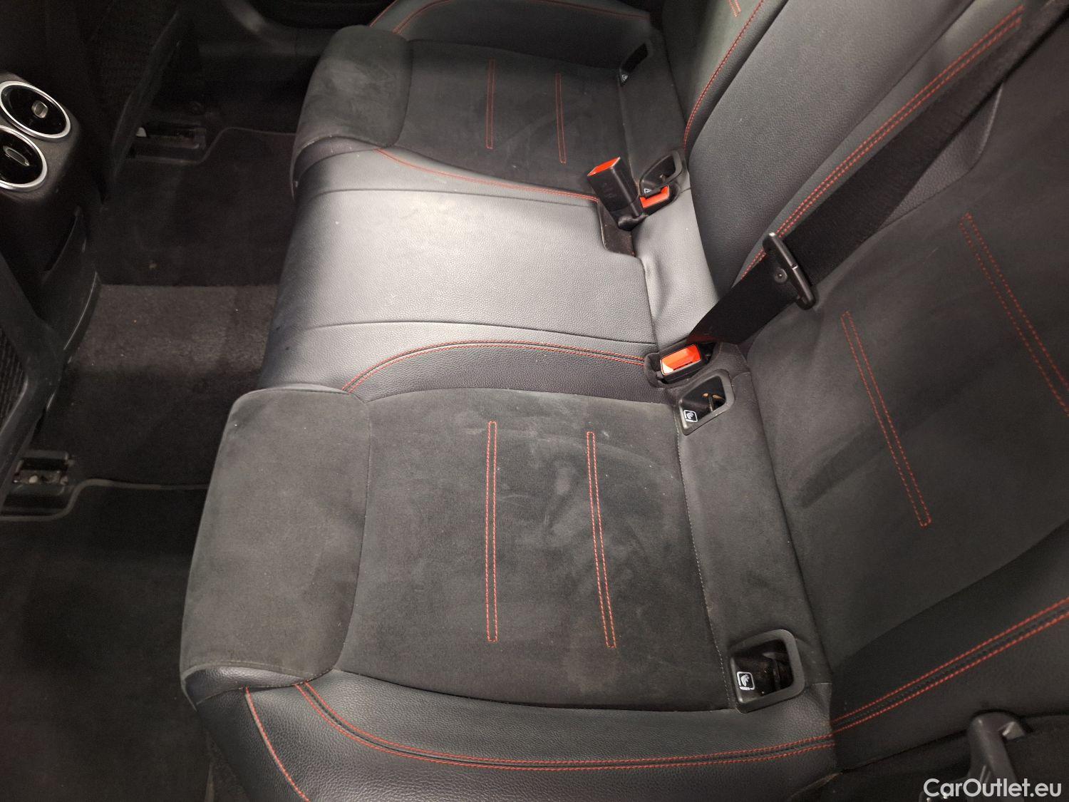  Mercedes  A-Klasse Mercedes, A-Class Berline '18, Mercedes-Benz  Limousine A 200 Business So #24