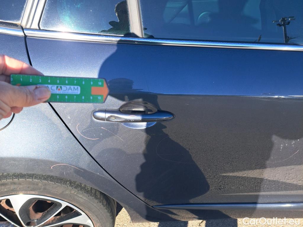  Renault  Megane RENAULT MÉGANE 5p 3G familiar Sp. Tou. Bose Energy dCi 130 S&S Euro 6 #63