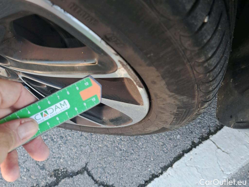  Renault  Megane RENAULT MÉGANE 5p 3G familiar Sp. Tou. Bose Energy dCi 130 S&S Euro 6 #9