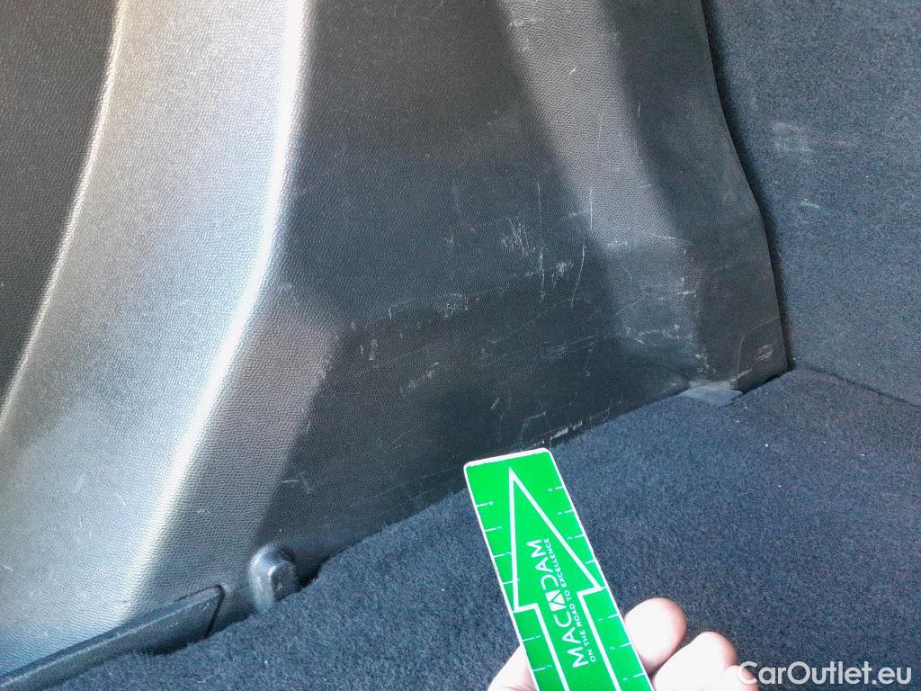  Peugeot  2008 PEUGEOT  / 2019 / 5P / todoterreno Allure Pack BlueHDI 81kW (110CV) #37