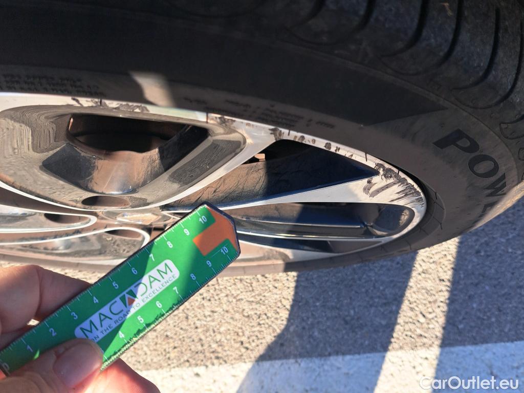  Renault  Megane RENAULT MÉGANE 5p 3G familiar Sp. Tou. Bose Energy dCi 130 S&S Euro 6 #11