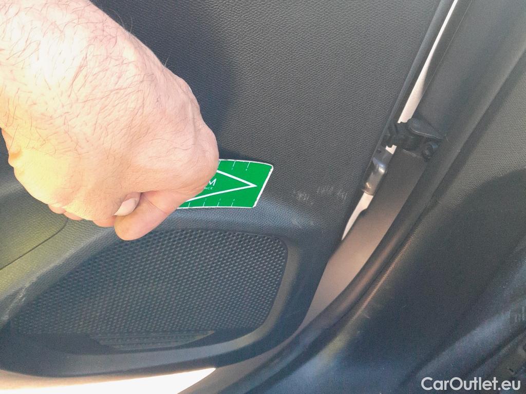  Peugeot  2008 PEUGEOT  / 2019 / 5P / todoterreno Allure Pack BlueHDI 81kW (110CV) #33