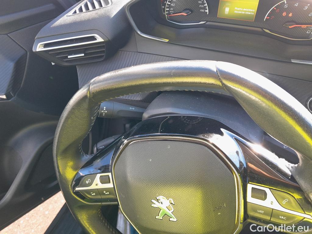  Peugeot  2008 PEUGEOT  / 2019 / 5P / todoterreno Allure Pack BlueHDI 81kW (110CV) #42